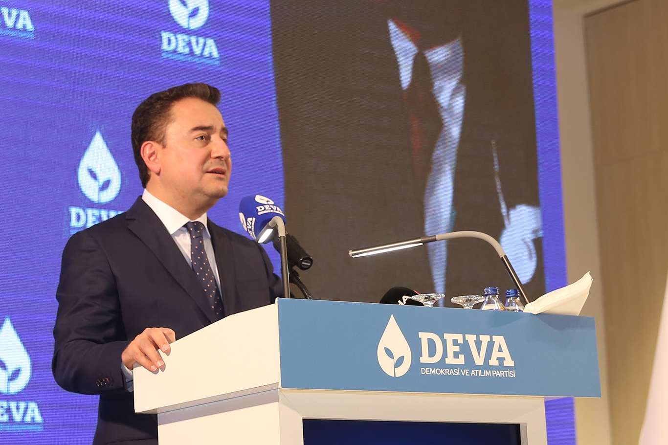 DEVA Partisi Genel Başkanı Babacan'dan "anadilde eğitim" hakkı açıklaması DEVA Partisi Genel Başkanı Babacan'dan "anadilde eğitim" hakkı açıklaması